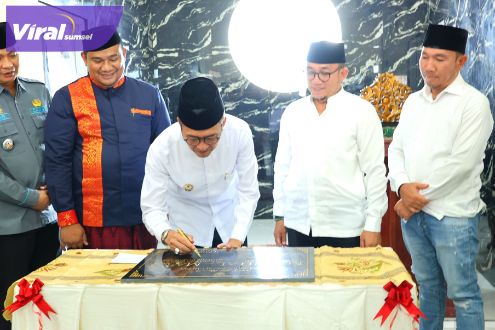 Pj Walikota Palembang Ratu Dewa Resmikan 3 Masjid Di Hari Jumat. Foto : viralsumsel.com/nto