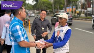 BPJS Ketenagakerjaan Kanwil Sumbagsel Berbagi Takjil ke Masyarakat Palembang. Foto : viralsumsel.com/nto