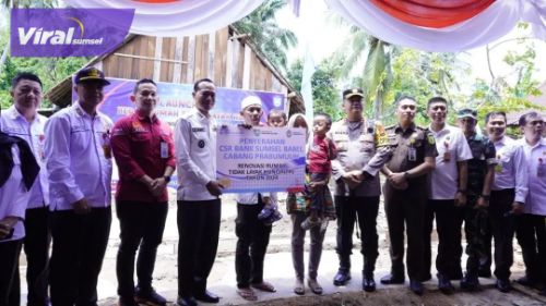 Pj Walikota Prabumulih Hadiri Launching Bedah Rumah Tak Layak Huni, Pemberian Sanitasi dan Penanganan Stunting. Foto : viralsumsel.com/man