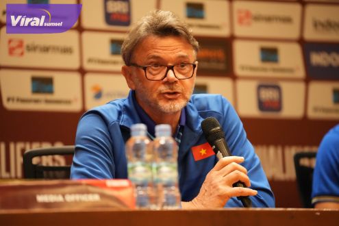 Pelatih Vietnam Philippe Troussier. Foto : pssi