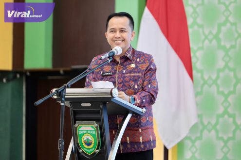 Pj Gubernur Agus Fatoni Raih Penghargaan Top BUMD Award 2024. Foto : viralsumsel.com/win
