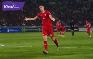 Pemain timnas Indonesia, Jay Idzes, mencuri perhatian publik setelah tampil impresif saat debut menghadapi Vietnam. Foto : pssi