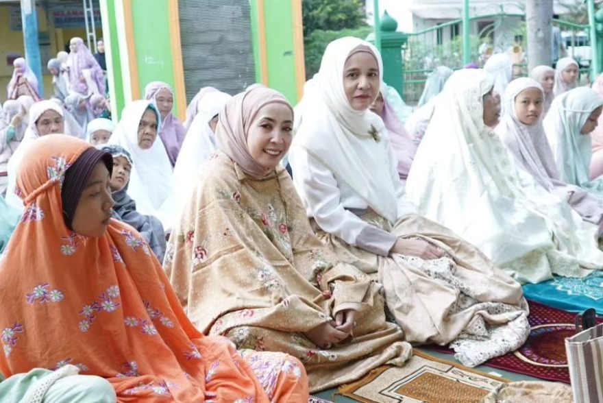Sholat Idul Fitri 1 Syawal 1445 H di Kota Prabumulih. Foto : viralsumsel.com/ril