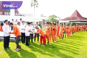 Ribuan Petugas Kebersihan dan Tukang Ojek di Muba Dapat THR. Foto : viralsumsel.com/dev