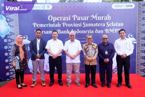Penuhi Kebutuhan Pokok Masyarakat hingga Pegawai Non ASN, Pemprov Sumsel Bersama BI dan BMPD Gelar Pasar Murah. Foto : viralsumsel.com/win