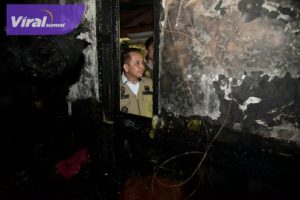 Malam Lebaran, Pj Gubernur Agus Fatoni Tinjau Lokasi dan Berikan Bantuan kepada Korban Kebakaran. Foto : viralsumsel.com/win