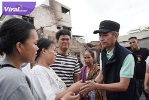 Rasakan Duka Mendalam, Ratu Dewa Beri Bantuan Korban Kebakaran di Puncak Sekuning. Foto : viralsumsel.com/nto