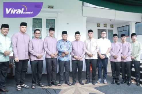 Penjabat Walikota Prabumulih H Elman ST MM Menghadiri Open House di Rumah Kepala Kejaksaan Negeri Prabumulih. Foto : viralsumsel.com/man