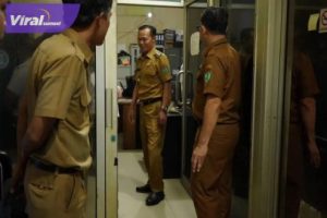Penjabat Walikota Prabumulih H Elman Inspeksi Mendadak Kantor Catatan Sipil, Kantor Terpadu Satu Atap dan Kantor Dinas Pendidikan Nasional. Foto : viralsumsel.com/man