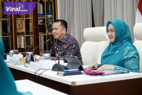 Pj Gubernur Sumsel Agus Fatoni saat membuka webinar Tepak Songket di Griya Agung, Palembang, Sumatera Selatan, Kamis (18/4/2024). Foto : viralsumsel.com/win