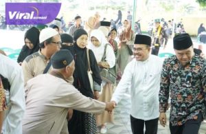 Pj Walikota Prabumulih H Elman ST MM diwakili Staf Ahli Walikota bidang Ekonomi, Keuangan dan Pembangunan, Mulyadi Karoman, MSi, saat membuka Bimbingan Manasik Haji di Masjid Babul Jannah, Kota Prabumulih, Sabtu 20 April 2024. Foto : viralsumsel.com/man