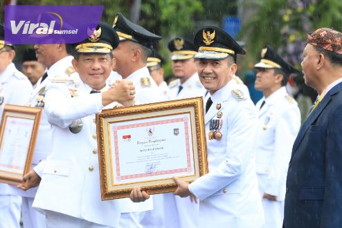 Pj Walikota Palembang Ratu Dewa Sukses Terima Penghargaan dari Mendagri di Hari Otoda 2024, Satu-satunya di Sumsel. Foto : viralsumsel.com/dev