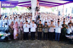 Lepas 270 JCH Muba, Pj Bupati Sandi Fahlepi Minta Jemaah Jaga Kesehatan. Foto : viralsumsel.com/dev