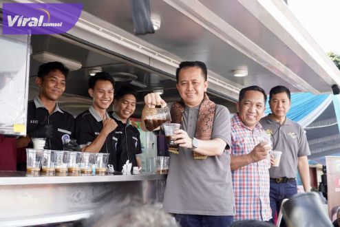 Pj Gubernur Sumsel Agus Fatoni Launching Kopi Sumsel. Foto : viralsumsel.com/win