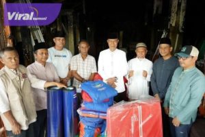 Penjabat (Pj) Walikota Prabumulih H. Elman, ST, MM meninjau lokasi kebakaran di Ruko Jati Sejahtera Kelurahan Pasar 1 di Jalan Jenderal Sudirman, Kota Prabumulih, berseberangan dengan Masjid Nur Arafah. Foto : viralsumsel.com/man