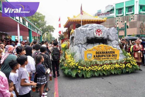 Pj Gubernur Agus Fatoni Apresiasi Provinsi Sumsel Jadi Juara Umum Kendaraan Hias Dekranas. Foto : viralsumsel.com/win