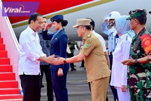 Pj Gubernur Agus Fatoni Sambut Kedatangan Presiden Jokowi Kunjungan Kerja ke Sumsel. Foto : viralsumsel.com/win