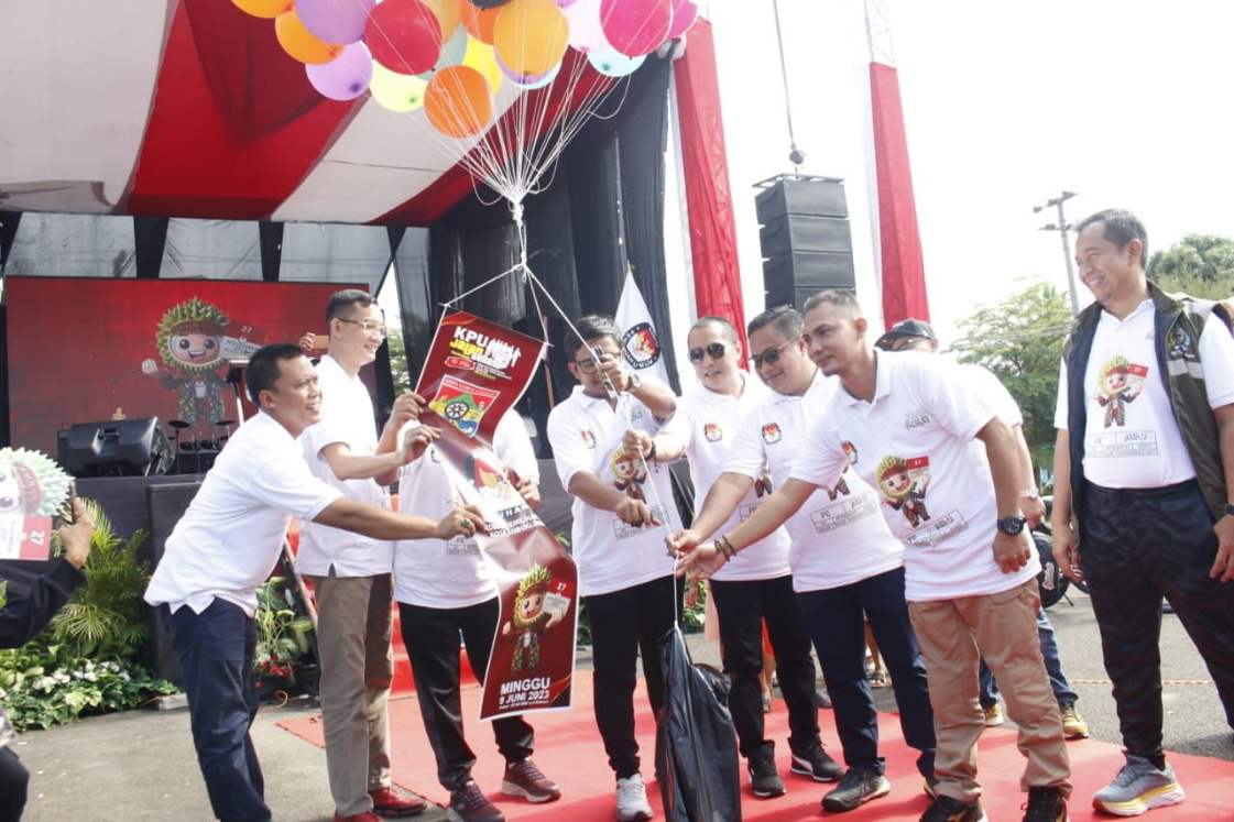 KPU Gelar Jalan Sehat dan Peluncuran Aplikasi Pemilukada Serentak 2024. Foto : viralsumsel.com/min