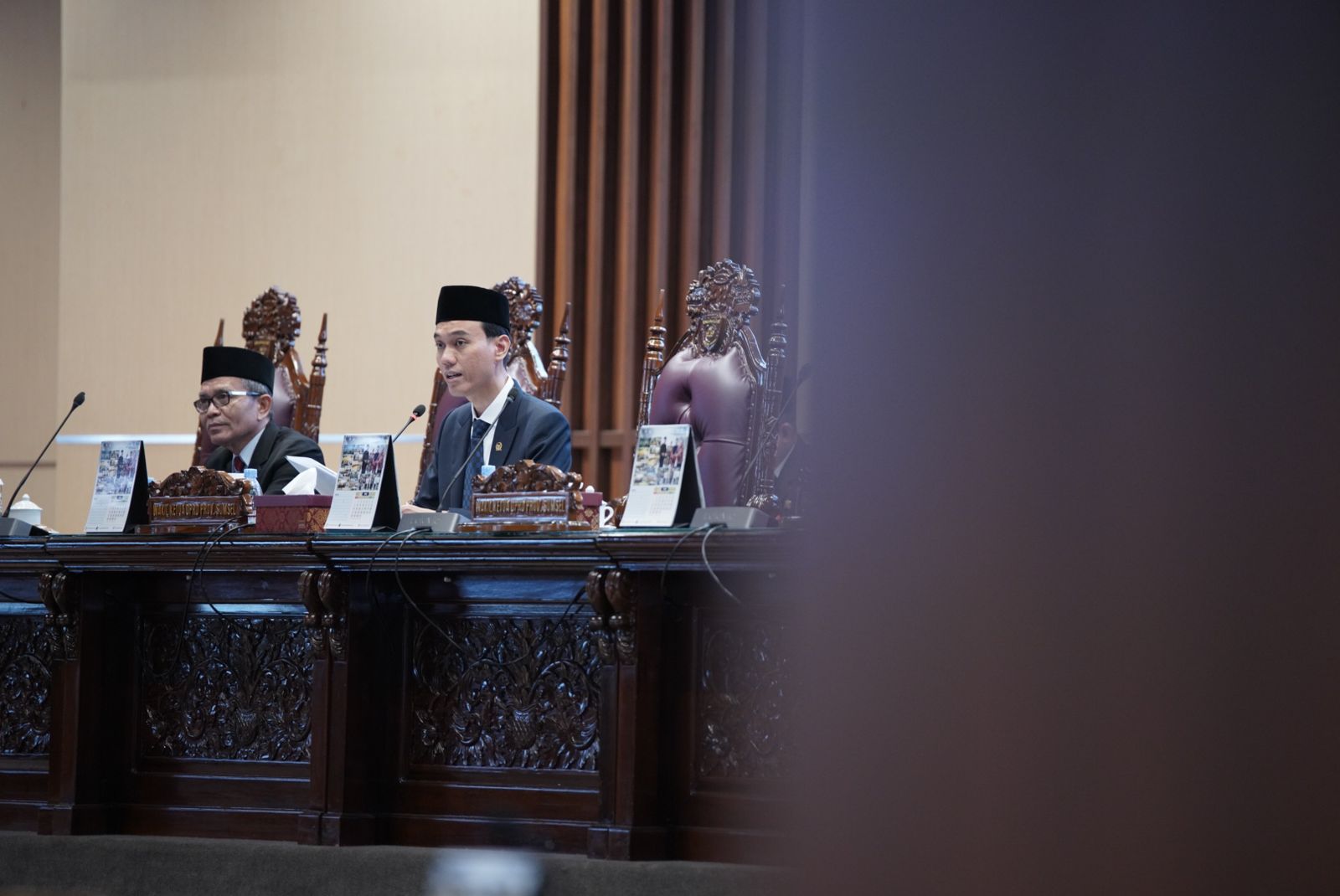 DPRD Provinsi Sumsel Dengarkan Jawaban Gubernur Atas Pandangan Umum Fraksi-fraksi Terhadap Raperda Pertanggungjawaban Pelaksanaan APBD Provinsi Sumsel TA 2023. Foto : viralsumsel.com/ril