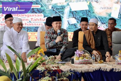 Pj Gubernur Agus Fatoni dan Ustadz Yusuf Mansyur Hadiri Festival Santri Cinta Al-Qur’an di Ponpes Tahfidz Daarul Qur’an Takhassus Palembang. Foto : viralsumsel.com/win