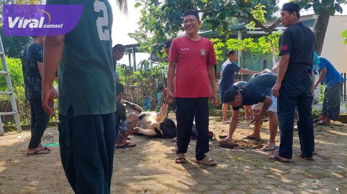 Masjid Assalam Perumahan Nusa Pesona Palembang Potong 3 Ekor Hewan Kurban. Foto : viralsumsel.com