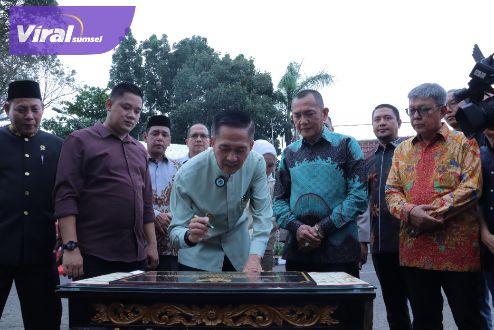 Tepati Janji, Ratu Dewa Beri Ruang Diskusi, Jadikan Rumdin Sebagai Rumah Rakyat. Foto : viralsumsel.com/nto