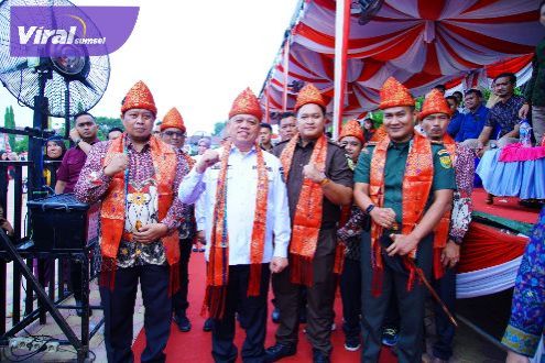 Pj Bupati Sandi Fahlepi Hadiri Peluncuran Pemilihan Bupati dan Wakil Bupati Muba Tahun 2024. Foto : viralsumsel.com/dev