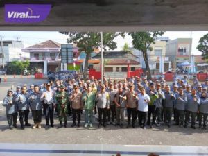 Dihadiri Para Anggota Linmas se-Kecamatan Ilir Barat 1, Ratu Dewa Gelar Apel Siaga Kamtibnas Persiapan Pemilukada. Foto : viralsumsel.com/nto9