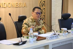 Ketua Komite III Dewan Perwakilan Daerah Republik Indonesia, Hasan Basri, saat memimpin Rapat Finalisasi Perumusan RUU Perubahan atas Undang-Undang Nomor 10 Tahun 2009 tentang Kepariwisataan