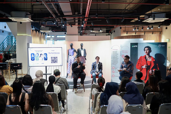 Event Fashionpreneur Scale Up, Kolaborasi Plugo dan JFH yang Bahas Inovasi dalam Bidang Fashion. Foto : viralsumsel.com