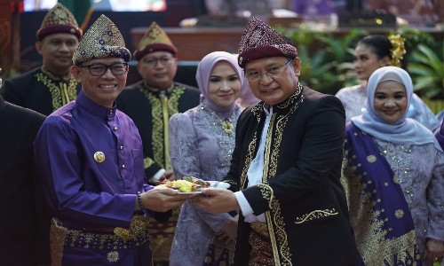 PJ Bupati OKU Teddy Meilwansyah Saat Hadiri Sidang Paripurna Istimewa HUT Kabupaten OKU Ke 114 Tahun. Foto : Istimewa