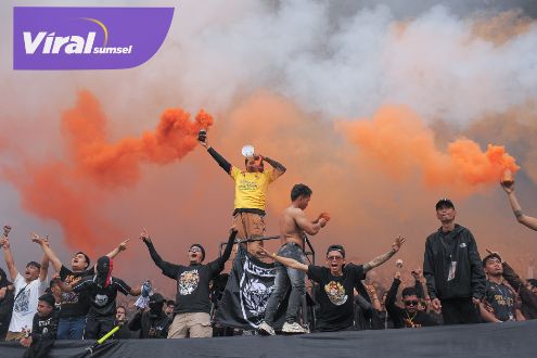 Supporter Sriwijaya FC Sambut Gembira Pelatih Baru. Foto : viralsumsel.com