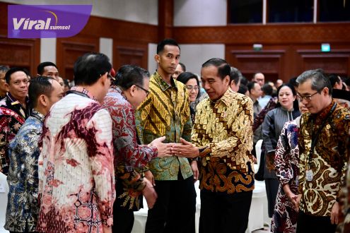 Pj Gubernur Elen Setiadi Simak Pengarahan Presiden Jokowi Pada Kegiatan Penyampaian LHP LKPP dan IHPS II TA 2023. Foto : viralsumsel.com/win