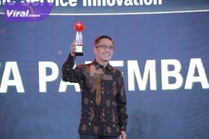 Ratu Dewa Sabet Penghargaan Leading Public Service Innovation. Foto : viralsumsel.com/nto