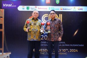 Petro Muba Holding Raih Penghargaan Outstanding Social Empowerment. Foto : viralsumsel.com/dev