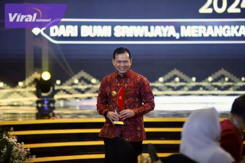 Pemprov Sumsel Borong 2 Penghargaan Sekaligus Pada Ajang CNN Indonesia Awards 2024. Foto : viralsumsel.com/win