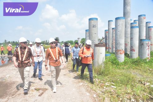 Pj Gubernur Sumsel Tinjau Pembangunan Proyek Strategis Nasional Kereta Api Logistik Lahat-Kertapati. Foto : viralsumsel.com/win
