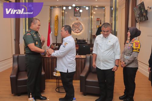 Fokus Urai Kemacetan, Pj Walikota Palembang Ajak Danrem 044/ Garuda Dempo Diskusi Bersama. Foto : viralsumsel.com/nto