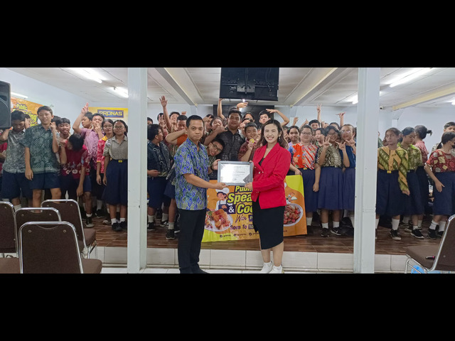 Mengembangkan Kemampuan Siswa SMP KASIH BAGI BANGSA Melalui Seminar Public Speaking dan Keseruan Bersama PRONAS dengan Coach Priska Sahanaya. Foto: viralsumsel.com