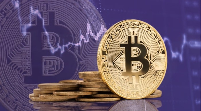 Akibat Pemerintah AS kirim BTC Senilai USD 240 Juta ke Coinbase, Performa Bitcoin Turun ke Bawah level USD 62.000. Foto : viralsumsel.com
