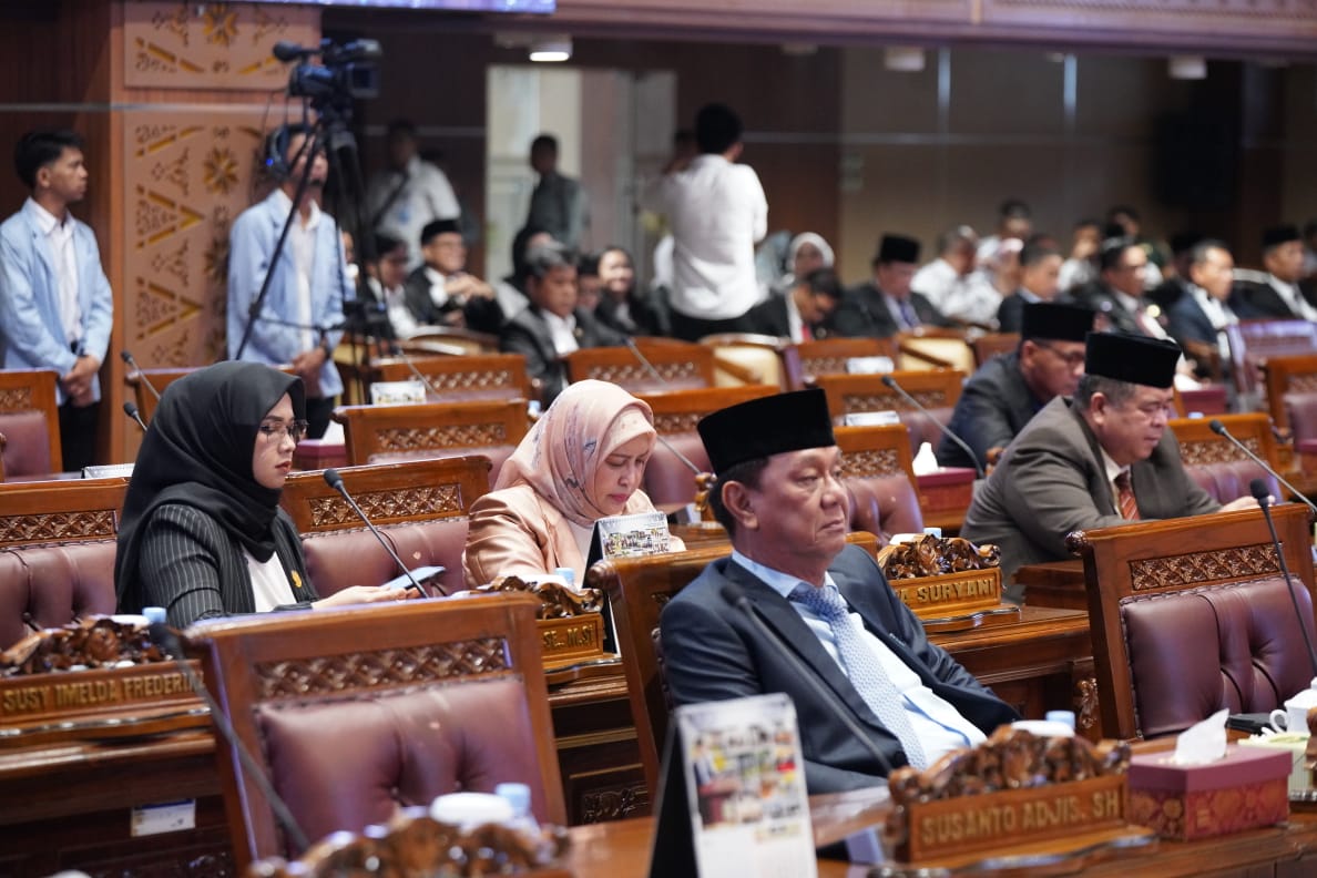 DPRD Provinsi Sumsel Bersama Gubernur Setujui Raperda Pertangungjawaban Pelaksanaan APBD Provinsi Sumsel TA 2023. Foto : viralsumsel.com