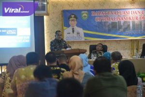 Penjabat (Pj) Sekretaris Daerah (Sekda) Provinsi Sumatera Selatan (Sumsel) Drs H Edward Candra, M.H  membuka Rapat Evaluasi dan Capacity Building Optimalisasi penyaluran Kredit Usaha Rakyat (KUR). Foto : viralsumsel.com/win