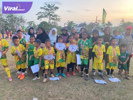 SSB Elmas U-10 Juara Piala Ratu Dewa 2024. Foto : viralsumsel.com /asa