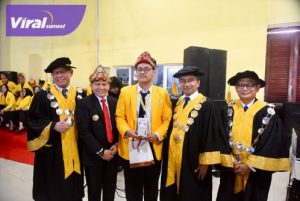Pj Gubernur Elen Setiadi Beri Motivasi Bagi Ribuan Maba Unsri 2024. Foto : viralsumsel.com /win