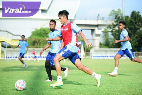 Para pemain Sriwijaya FC latihan di Lapangan Panahan, JSC, Palembang. Foto : mosfc