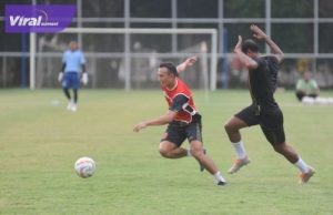 Pemain Sriwijaya FC berlatih di Lapangan Baseball, Jakabaring. Foto : mo sfc