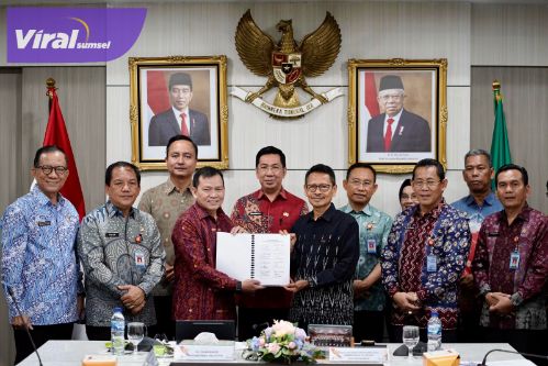 Pj Gubernur Elen Setiadi Tandatangani Deklarasi Final Dokumen Materi Teknis Muatan Perairan Pesisir (RZWP-3K) Sumsel. Foto : viralsumsel.com /win