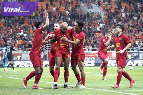 Hattrick Gustavo Warnai Kemenangan Perdana Persija Jakarta. Foto : lib