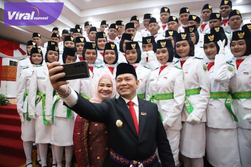 Pj Gubernur Elen Setiadi Resmi Kukuhkan 50 Anggota Paskibraka Provinsi Sumsel Tahun 2024. Foto : viralsumsel.com /win