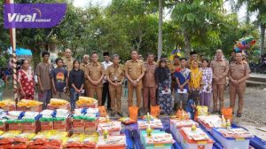 Pj Bupati OKI Serahkan Bantuan untuk Korban Kebakaran Srinanti Kecamatan Pedamaran. Foto : viralsumsel.com /zep